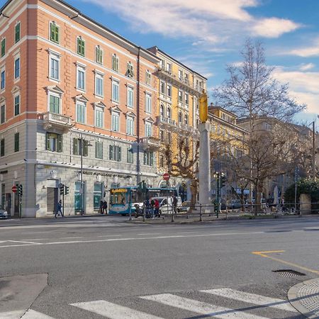 Blake, Attico Centrale Con Parcheggio A Τεργέστη Εξωτερικό φωτογραφία